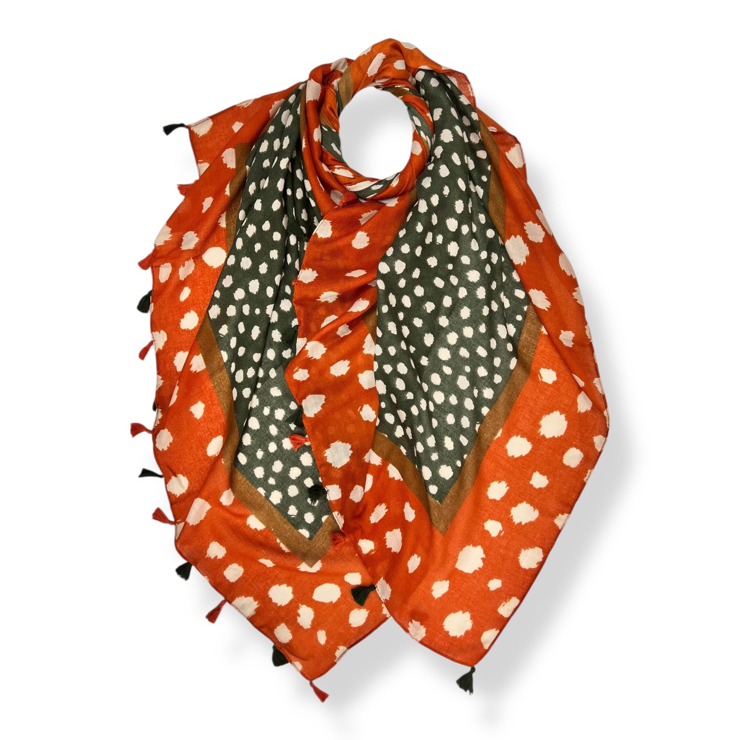 Scarf with small spot dots